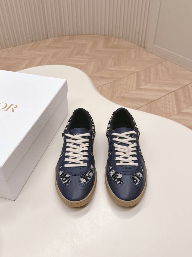 couple's Dior 2025 latest casual sneakers, wear it and walk with style. This pai