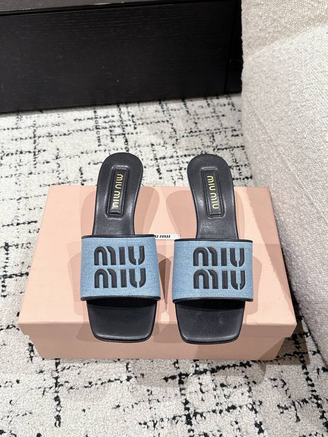 Miu Miu 25Ss latest summer flat denim sheepskin slippers We have prepared a few