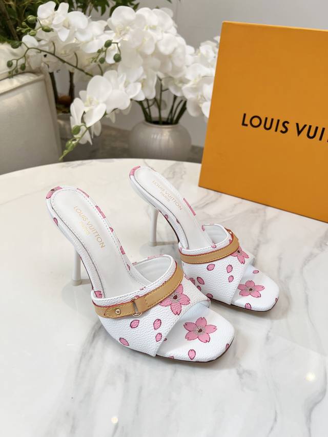 Lv new denim kitten heel slippers are a must-have for goddesses in summer 2025.
