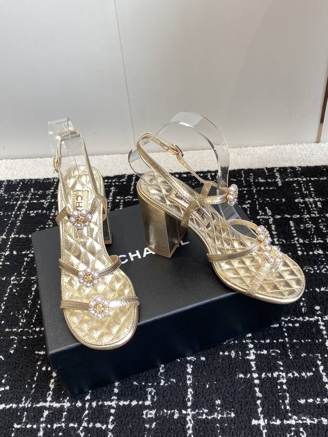 Purchasing-level sandals 360 boots Chanel 25Ss pearl camellia thick-heeled sanda