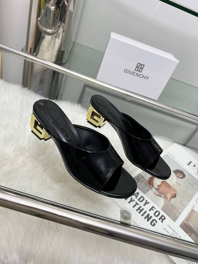 Givenchy 2005 thick-heeled slippers are stylish and fashionable, specially match