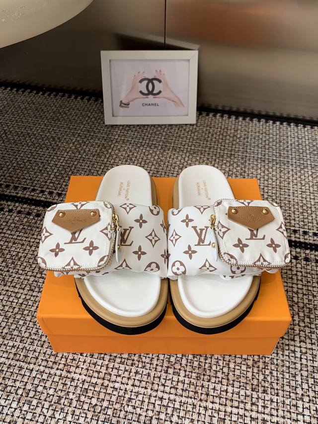 Lv 2025 popular embossed logo sandals Pool Pillow Comfort flat sandals Made of t