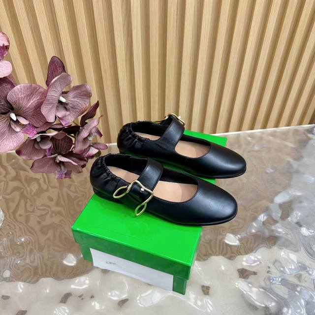 Top version Bottega Venet* Grandma's single shoes Bottega Veneta Bv's latest Ada