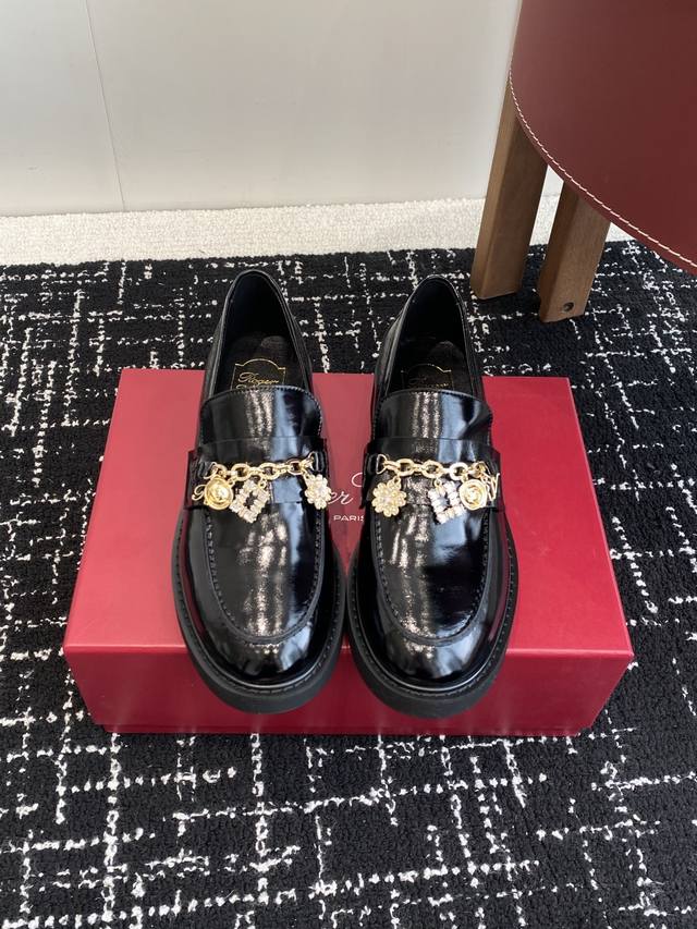 Purchasing-level Roger Vivier 25Ss Spring and Summer RV new thick-soled loafers