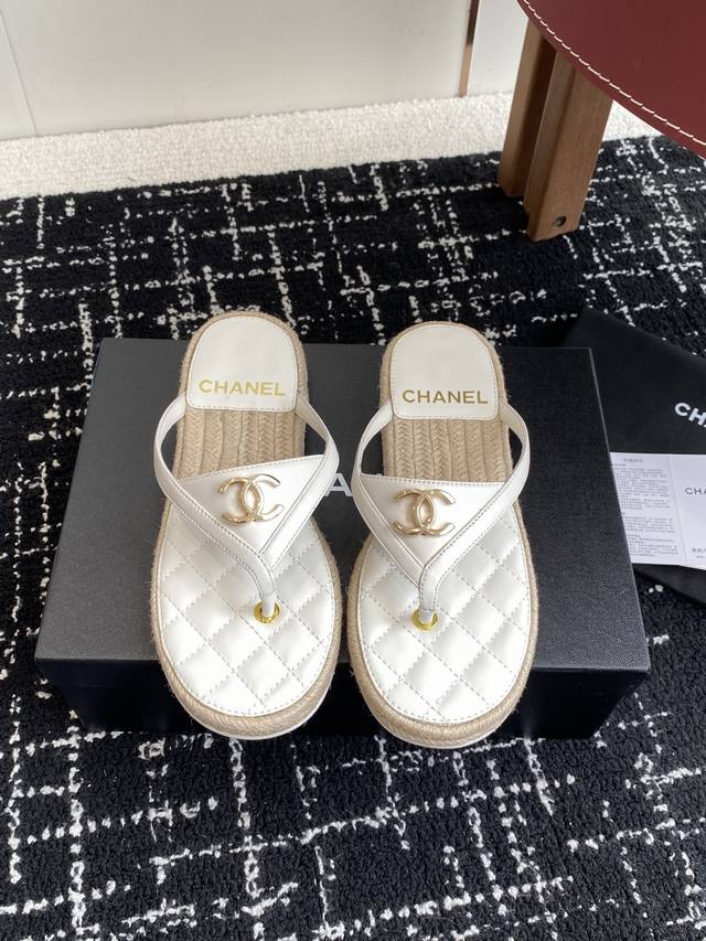 Purchasing level Chanel Chanel 25Ss summer new braided flip-flops beach essentia