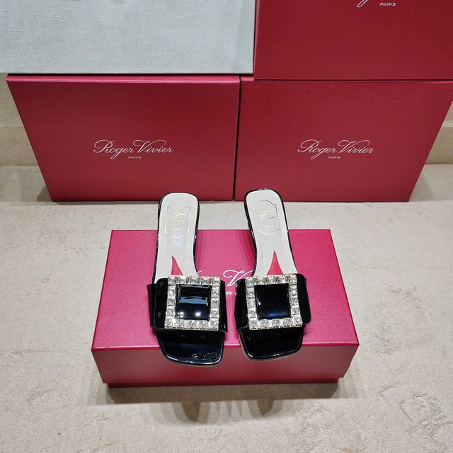 225 New patent leather diamond buckle slippers series from the counter, luxuriou