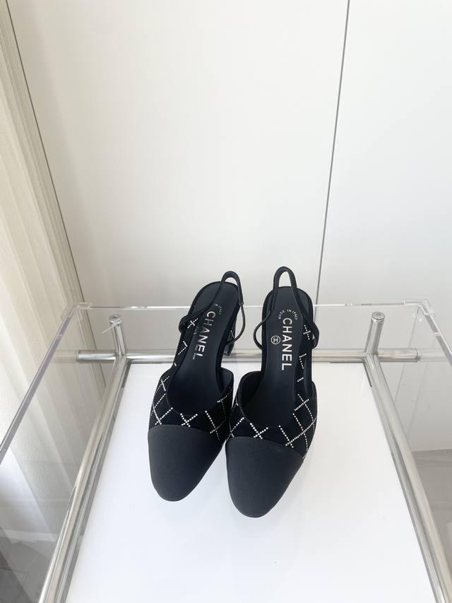 Chanel summer new product ~~~ Chanel new sandals! 1:1 copy of the original! Not