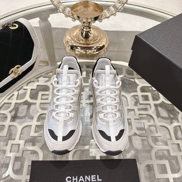 Chane* Xiaoxiang 25A Wangzha new counter casual sports shoes This classic design