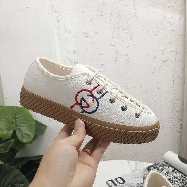 Instant Price: Men +10 Gucci, couple style, other colors are also available, and