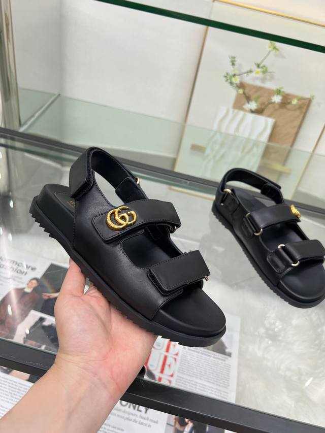 Instant Price: Men's +10 Gucci Early Spring Series Classic Monochrome Sandals, G