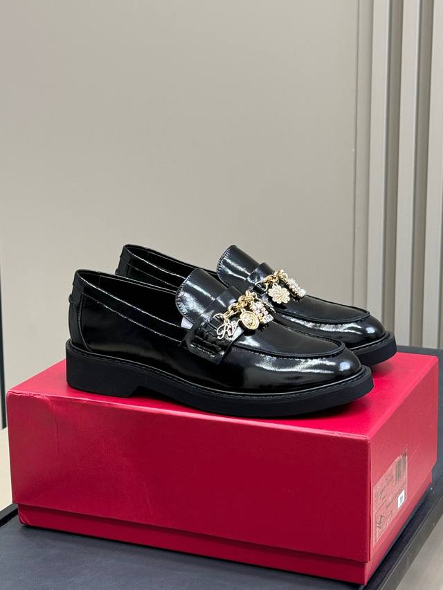 Purchase version Rv25 Viv'rangers series crystal diamond buckle loafers uppers a