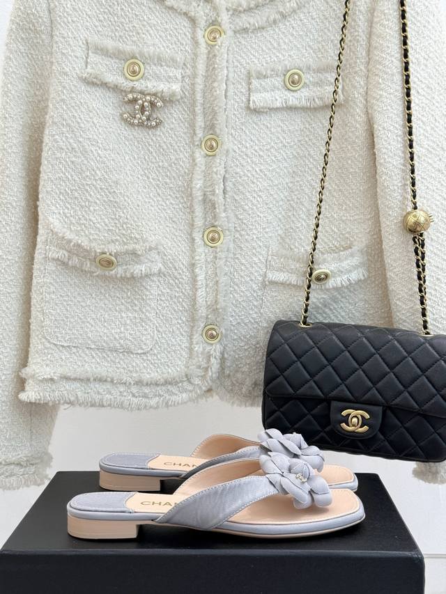 Factory price rhinestone 390 Chane*