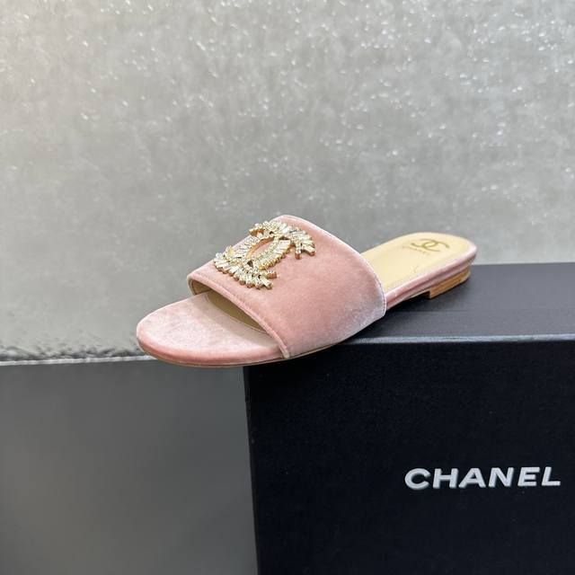 Chanel Chanel style flat diamond buckle slippers A pair of flat shoes that will