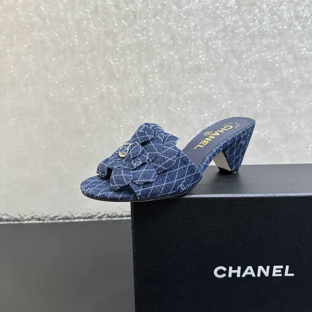25Ss New spring and summer Chanel Camellia thick-heeled slippers C's classic cam