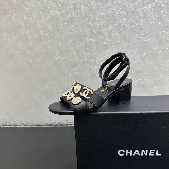 25Fw New spring and summer Chanel small Lingge Mier flip flops high heels thick