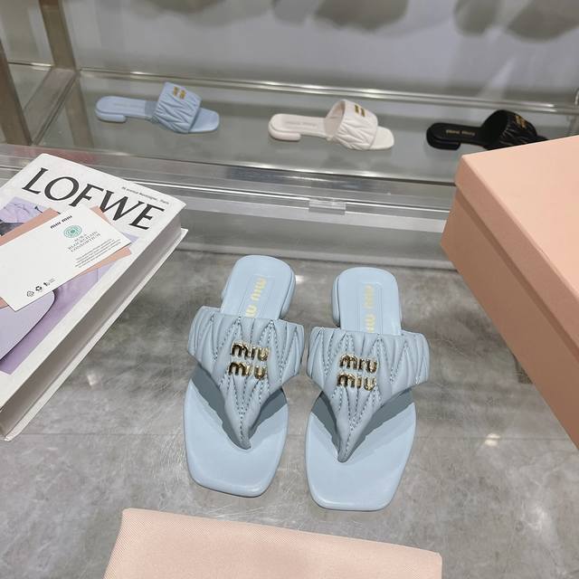 Miumiu Ss Spring and Summer new flat lambskin sandals and slippers Top version Z