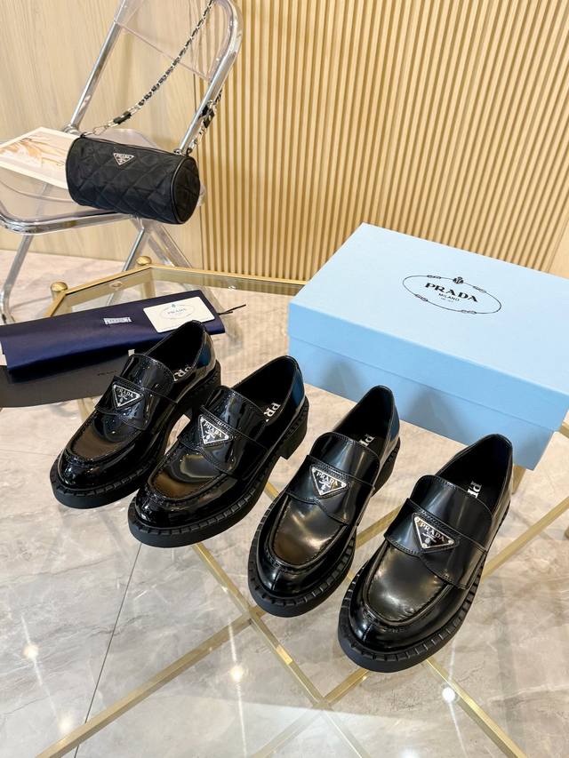 Men +20 Prada/Prada Spring and Summer Upgraded Triangle Logo Loafers Compared to