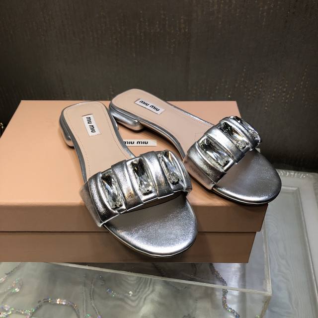 out~Miu Mi*25 summer new diamond buckle flip flops are sexy and fashionable! Rea