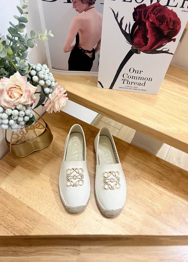 Loewe's 2025 early spring new fisherman shoes are comfortable, lightweight and v