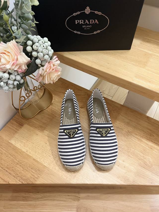 Brand: Prada Product Name: Prada Logo Detail Espadrilles Color: F0018 Origin: It