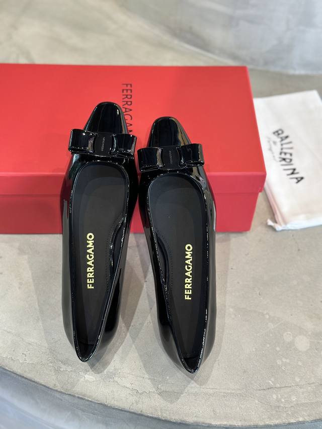 Factory P Price Sf Salvatore Ferraga*O Fira*Mu new Vara patent leather bow small