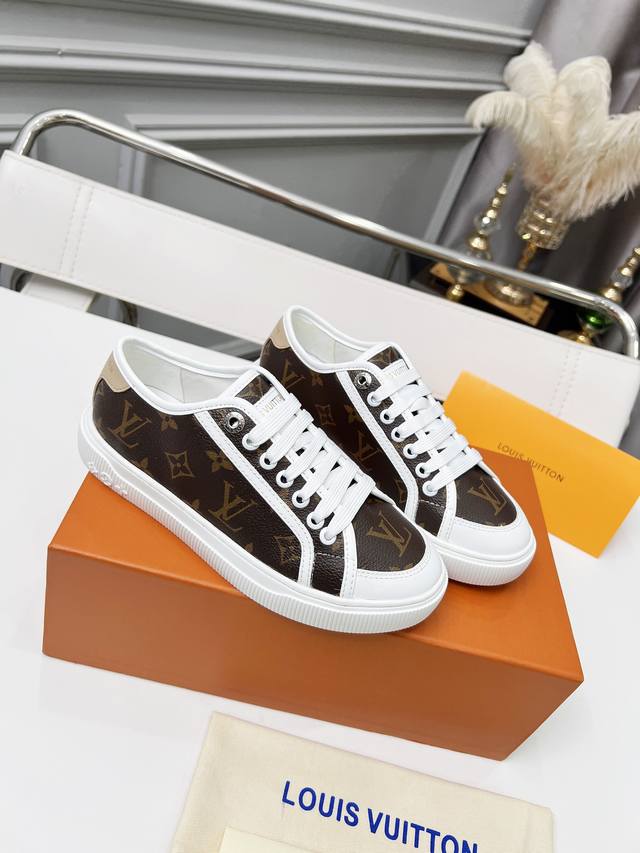 New early spring hit Lv Lagoon sneakers are made of Monogram denim, injecting a