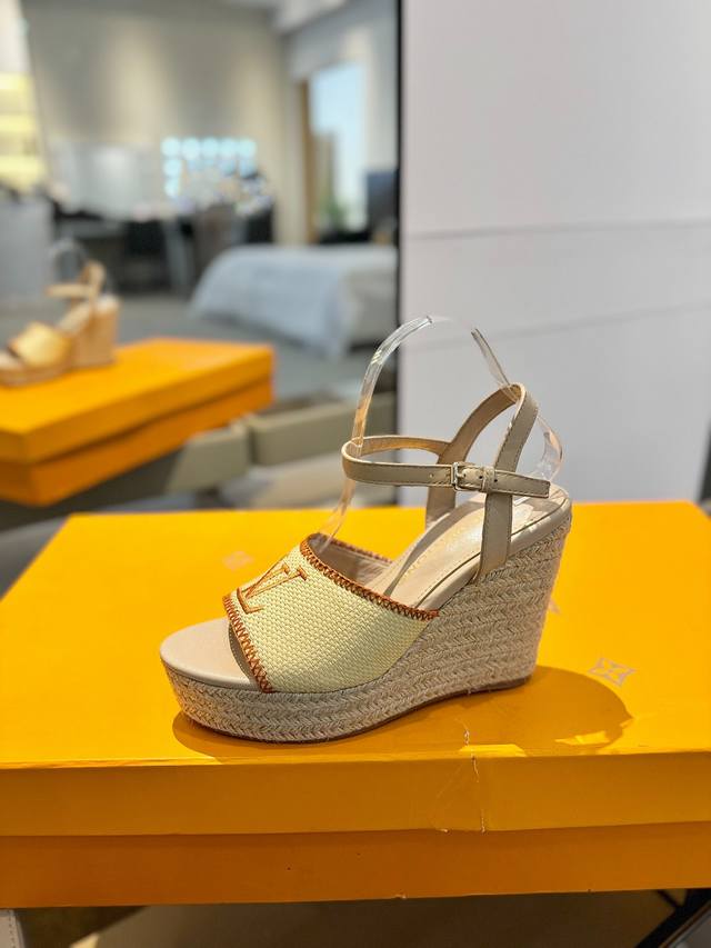 Price P: LV 2025 latest catwalk thick-soled hemp rope sandals Hong Kong original