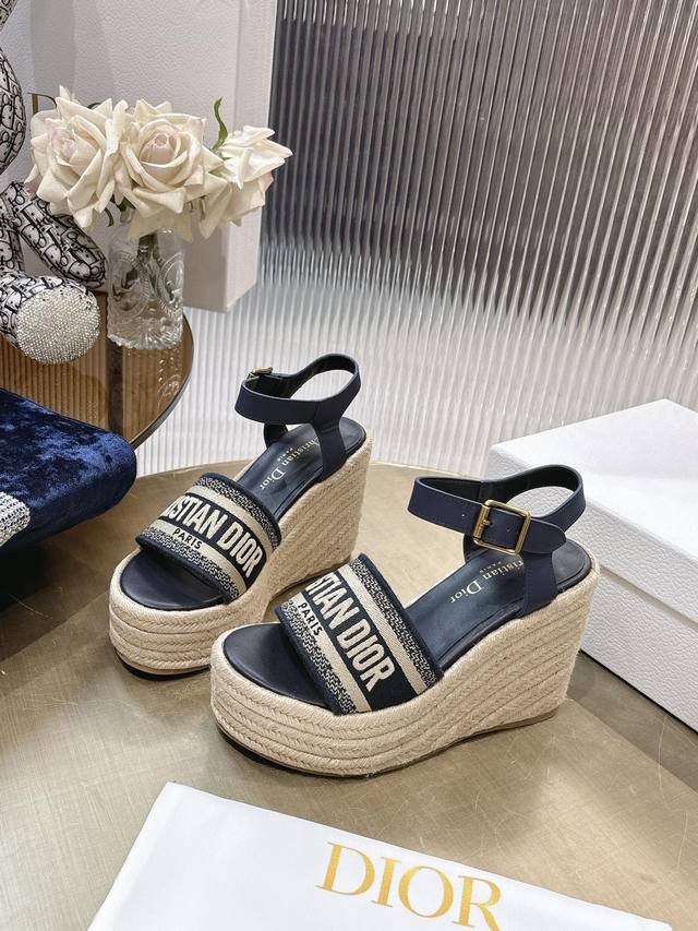Dior 25 Spring/Summer new Ivieta Dway platform sandals with Cd logo 3D embroider