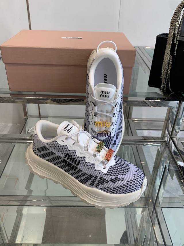 Accessories 45. Miu Miu 2025 latest American daddy sneakers~ A must-have for pop