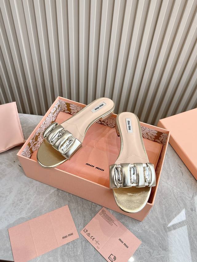 Factory top version Miumiu 2025 spring and summer new diamond-studded flip flops