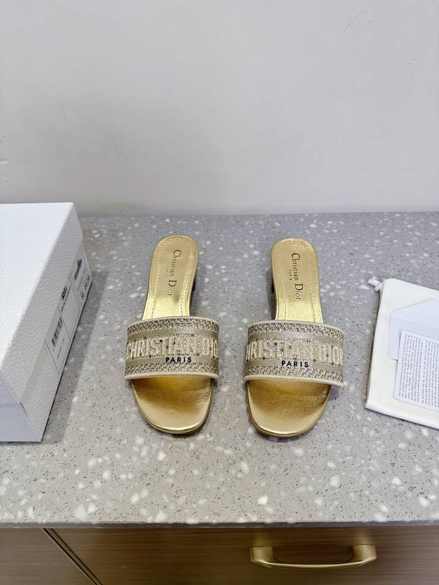 Dior 25Ss spring and summer new hot diamond thick heel slippers Classic limited