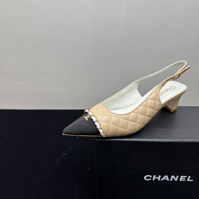 Chanel~~Chanel Chanel style 2025 new low-heeled splicing women's shoes pointed c