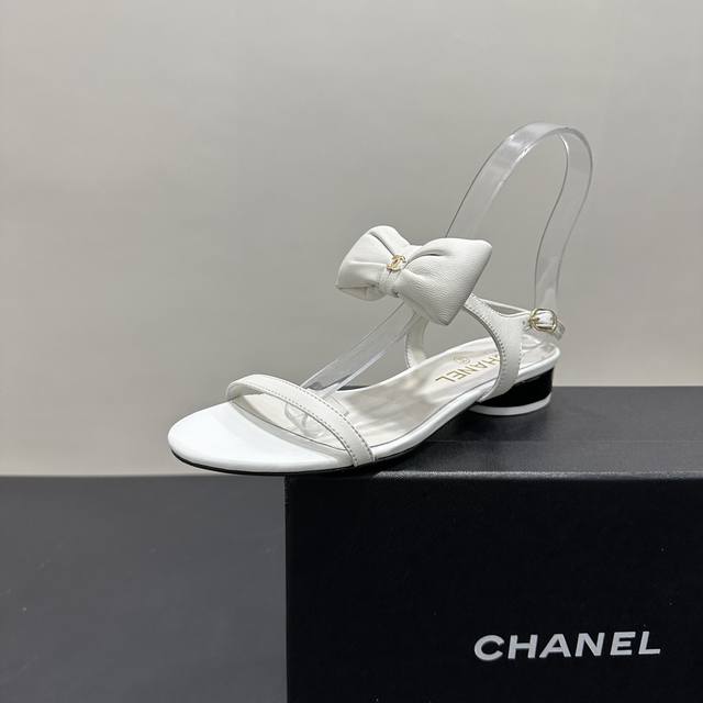 2025Ss Chanel bow sandals, a perfect fusion of fashion and elegance! Pink is swe