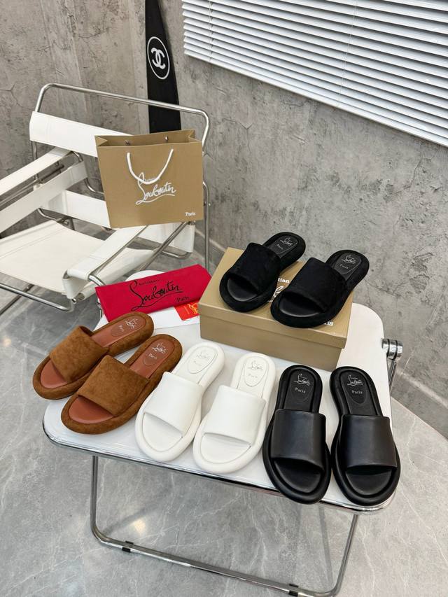 Purchasing agent level 4 colors to choose from. The latest catwalk style of Chri