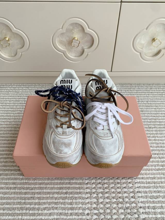 Purchasing-level Miumiu Miu Miu 2025 latest American thick-soled daddy shoes sne