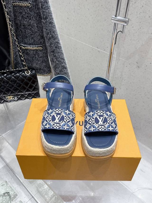 Top version 2025Ss Spring and Summer new Louis Vuiteeon Lv Maya Flatform sandals