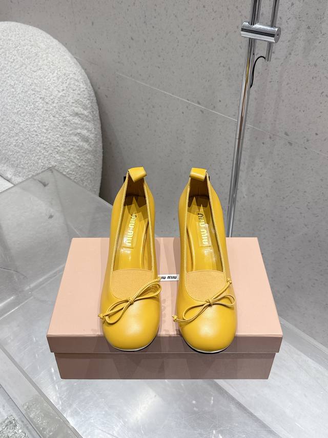Miumiu Miu Miu 25Ss Spring and Summer New Retro Bow Round Toe Thick Heel Single