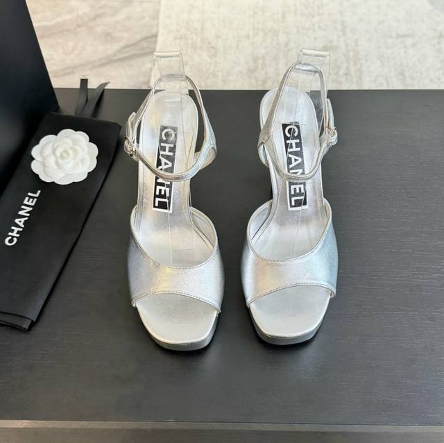 Leather Chanel 2025 summer high-heeled platform sandals, a perfect fusion of fas