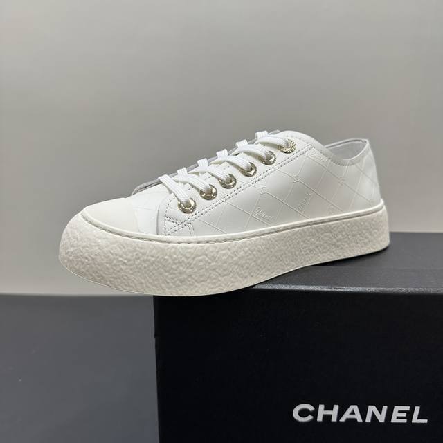 Chane Chanel 2025 new style thick-soled sports shoes, fashionable height-increas