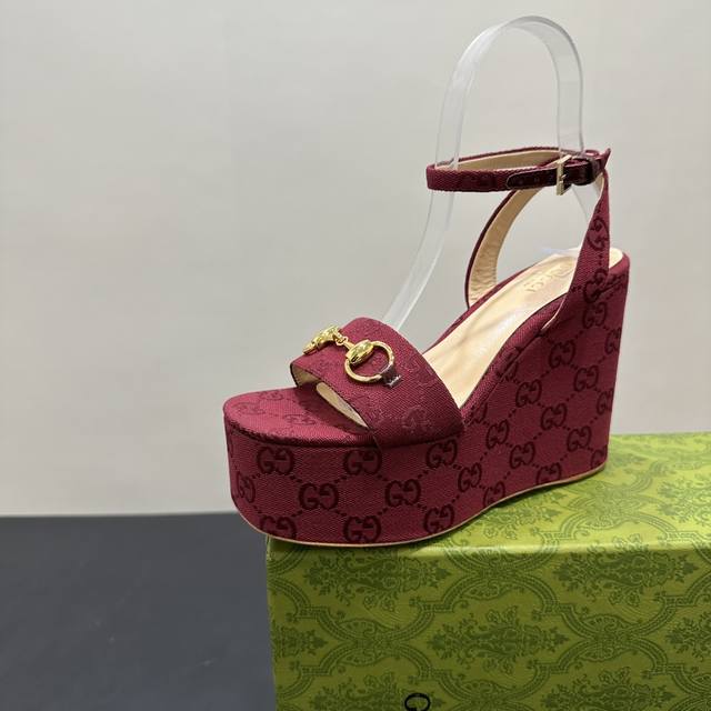 Gucci classic double G wedge heel thick-soled platform sandals This one is reall
