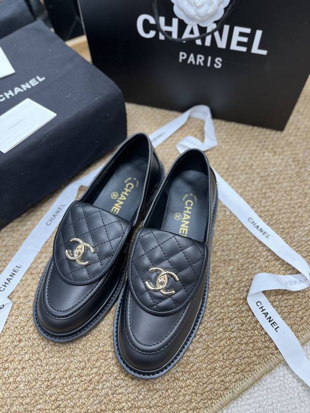 Top version Chanel new flip-top retro diamond loafers new color Upper imported l