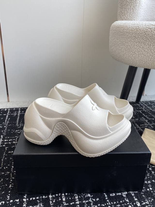 Smfk 25Ss Niche fashion brand hot style undesigned embossed thick-soled slippers