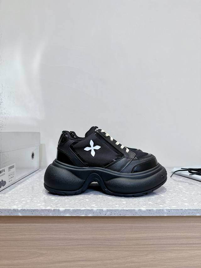 Smfk thick-soled daddy shoes, a niche fashion brand, are coming. Want to own a p