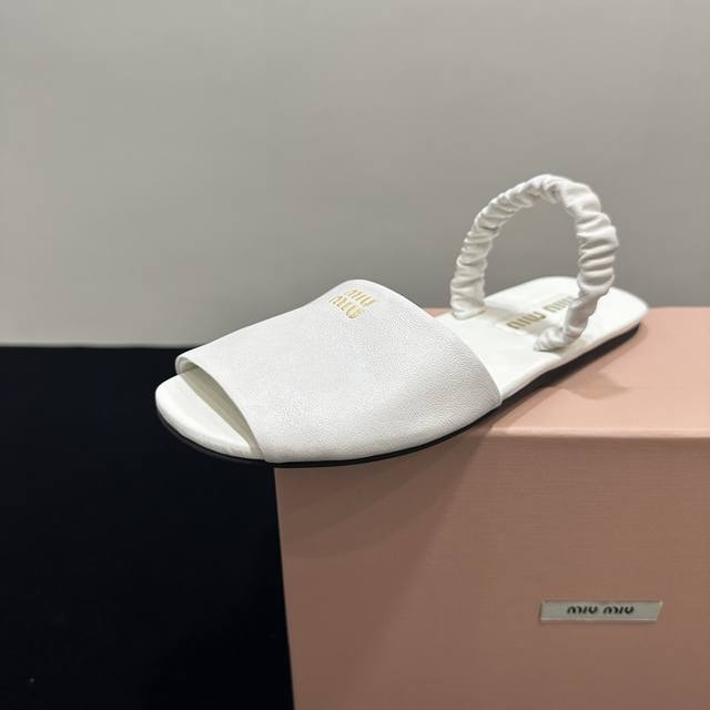 2025Ss Miumiu spring and summer new slippers Full of holiday style, simple and r