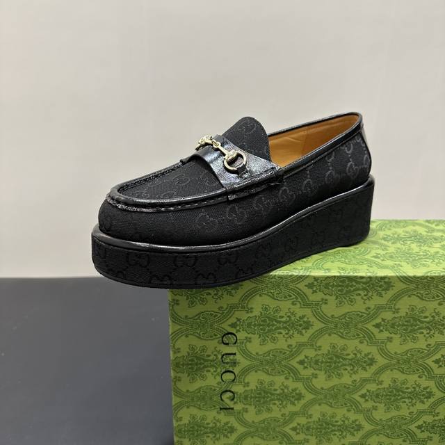 2025Ss Gucci Thick-soled Loafers Fashionistas, look here! This Gucci thick-soled