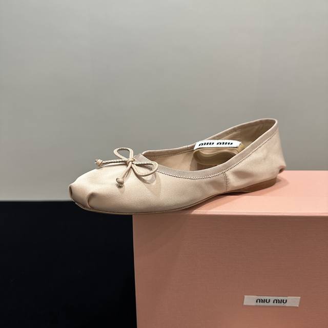 Fabric Miu Miu Fairy Ballet Flats Bow Elastic Band Ballet flats appeared on the