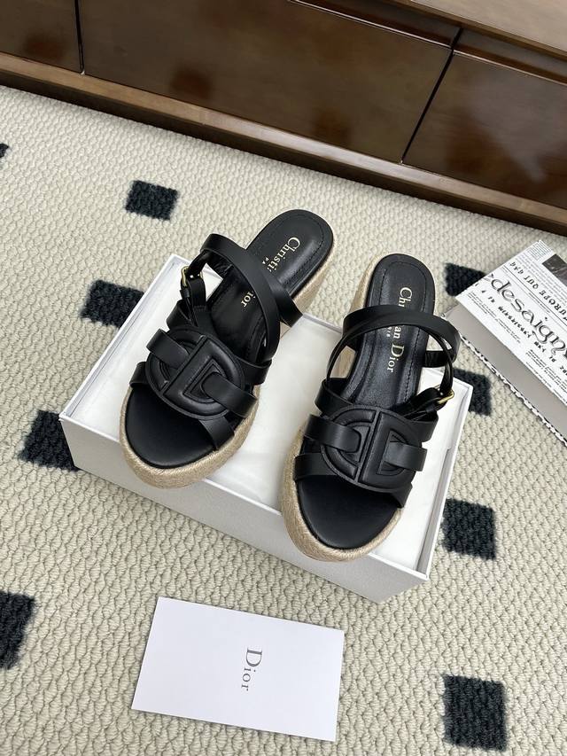 25Ss New Spring and Summer Dior Dway Straw Wedge Sandals Hollow Layered Cd Cross