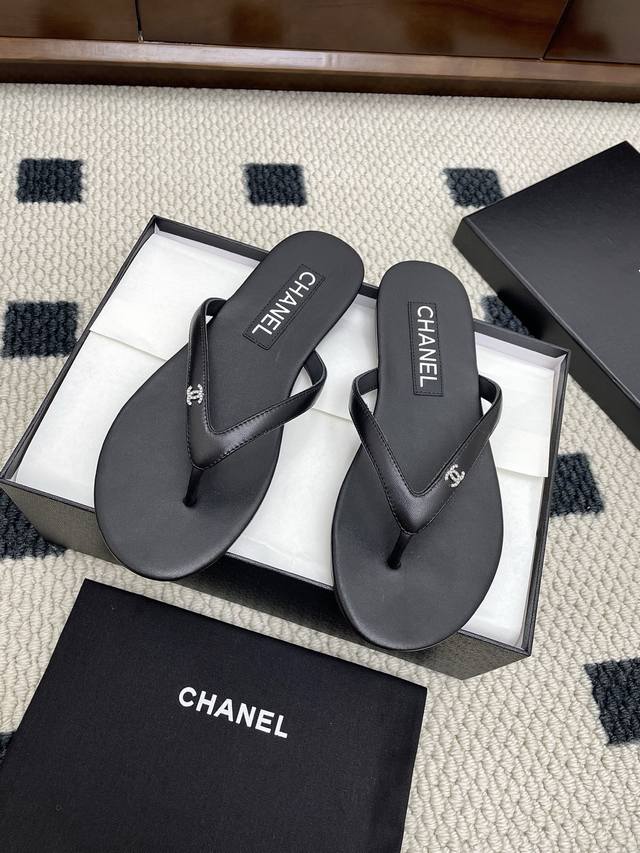 Purchasing Chanel~~Chanel 2025 Spring and Summer Latest Flip Flops Beach Sandals