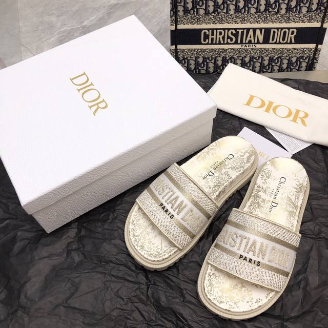 New version of the platform version of the early spring new jacquard embroidered