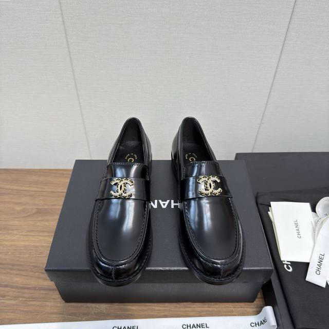 A 25A New diamond-patterned loafers, flat-heeled slip-ons, small leather shoes T